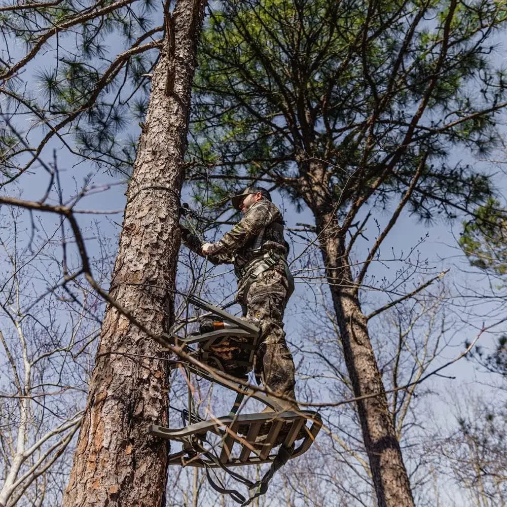 Climbing Treestand for Outdoors